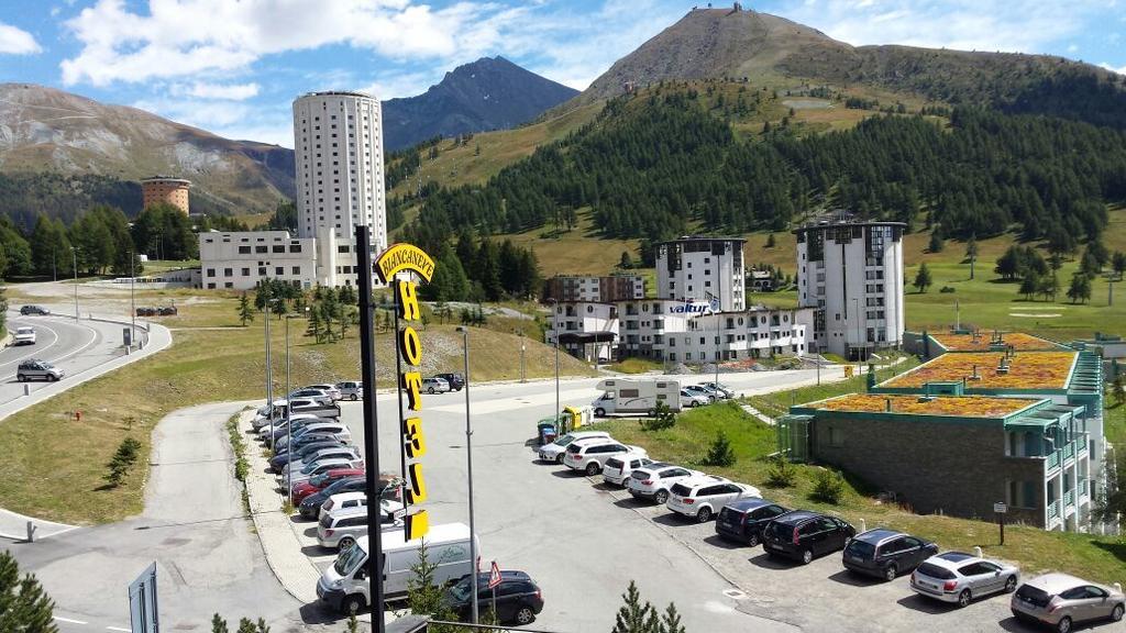 Hotel Biancaneve Sestriere Esterno foto