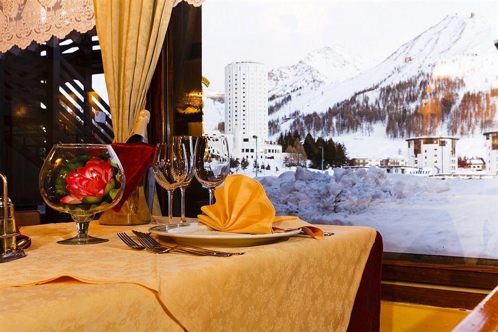 Hotel Biancaneve Sestriere Esterno foto