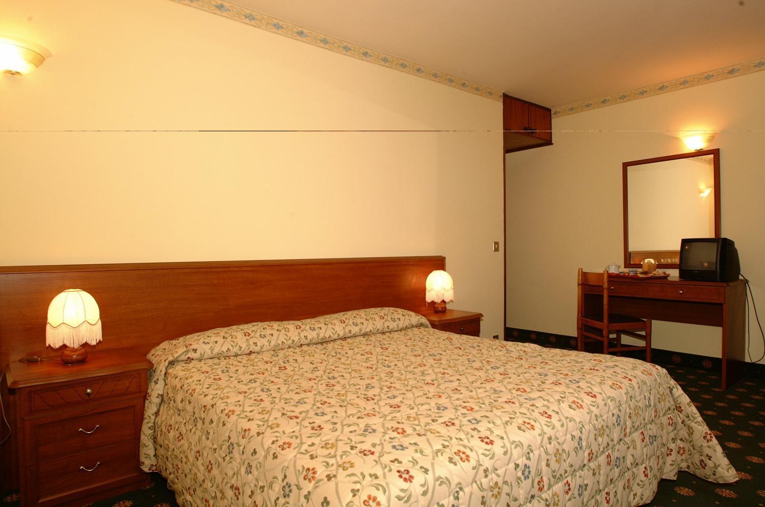 Hotel Biancaneve Sestriere Esterno foto