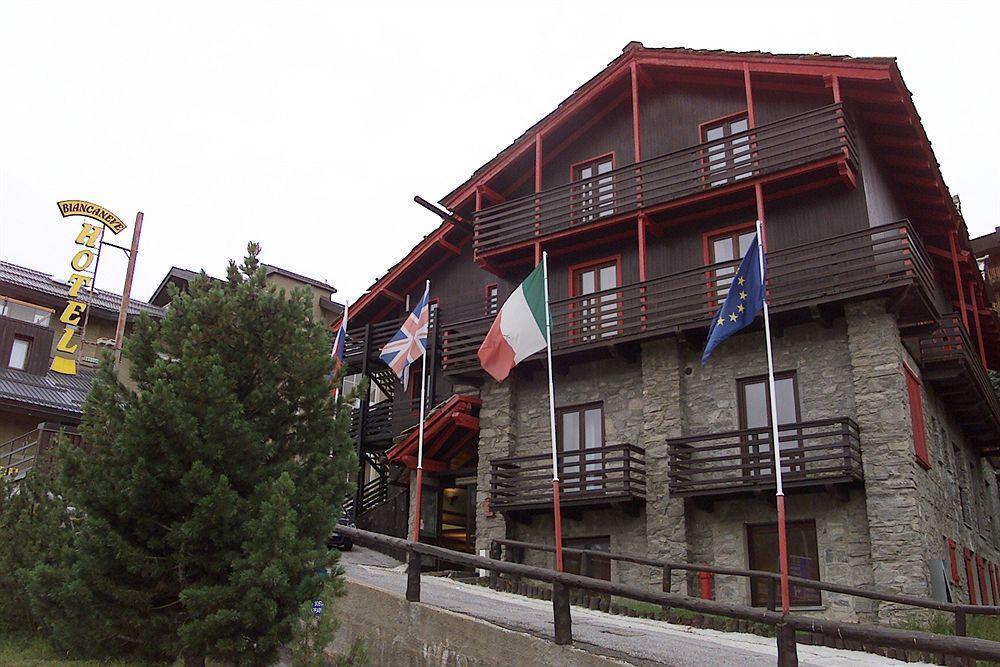 Hotel Biancaneve Sestriere Esterno foto