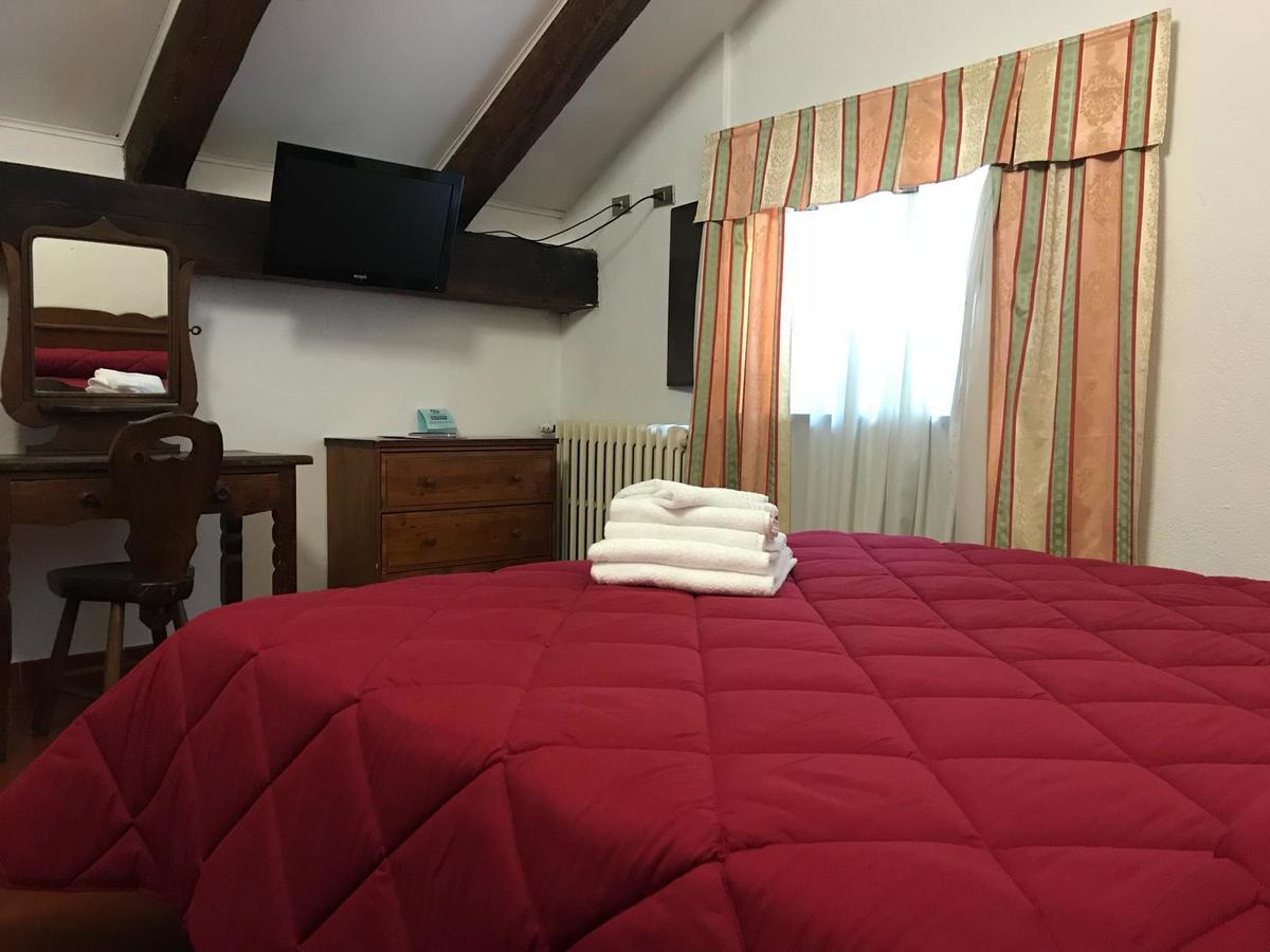 Hotel Biancaneve Sestriere Esterno foto