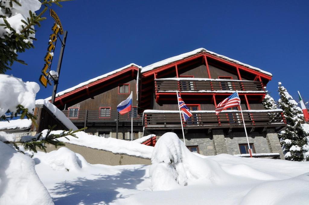 Hotel Biancaneve Sestriere Esterno foto