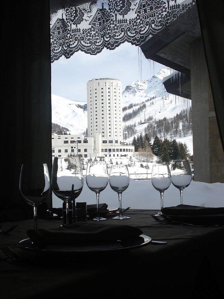 Hotel Biancaneve Sestriere Esterno foto